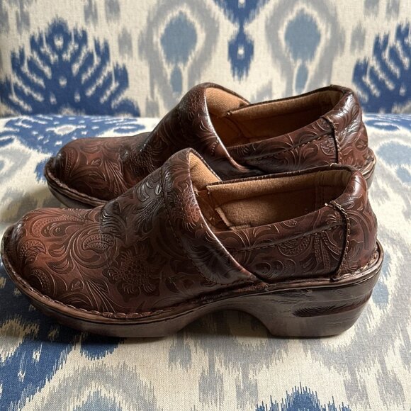 boc Born Concept Brown Embossed Peggy Clogs 7W Man Made Materials SOLD - Picture 5 of 16